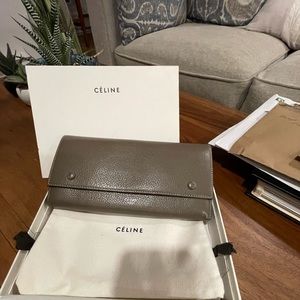 Céline - Large Flap Wallet 💯 authentic